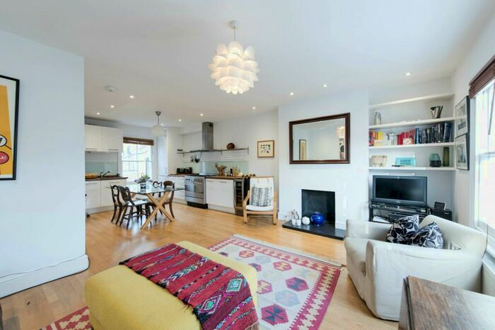 2 Bedroom Apartment To Rent In Parkgate Road, SW11