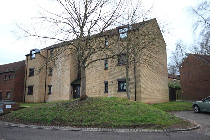 2 Bedroom Flat To Rent In Crickley Crescent, Briar Hill, Northampton, NN4