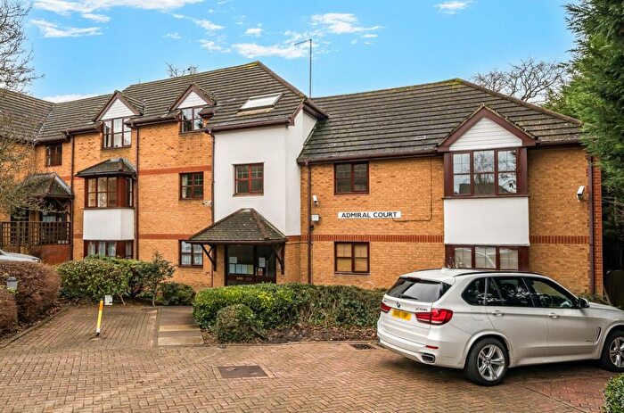 2 Bedroom Flat For Sale In Admiral Court, Barton Close, London, NW4