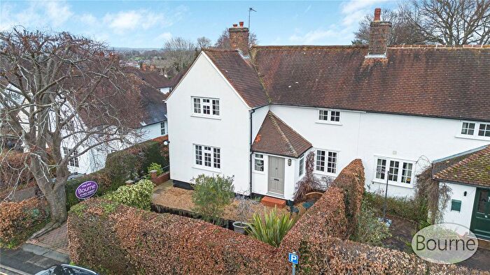 4 Bedroom Semi-detached House For Sale In Wilderness Road, Guildford, Surrey, GU2