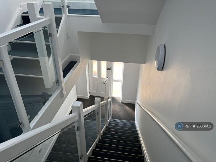 2 Bedroom Flat To Rent In Milner Street, Radcliffe, Manchester, M26