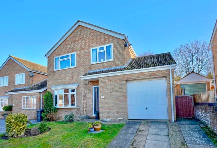 4 Bedroom Detached House For Sale In Meadow Way, Great Paxton, PE19