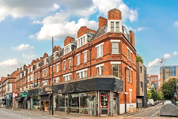 2 Bedroom Apartment For Sale In Camberwell Road, London, SE5