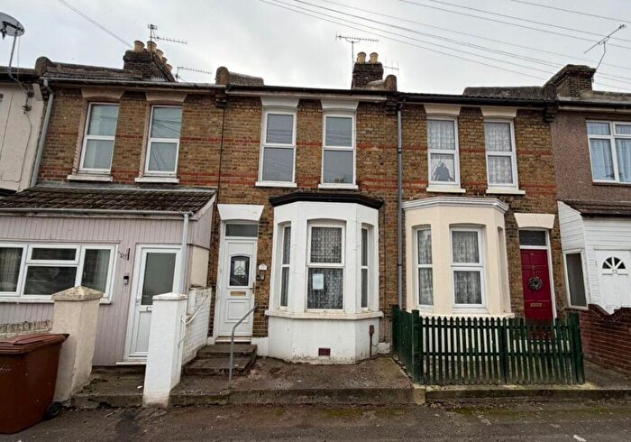 3 Bedroom Terraced House For Sale In Regent Road, Gillingham, Kent, ME7