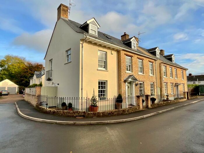 6 Bedroom Detached House For Sale In Barons Court, Usk, NP15
