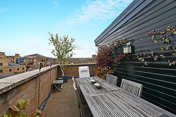 2 Bedroom Flat To Rent In Butlers Amp; Colonial Wharf, London, SE1