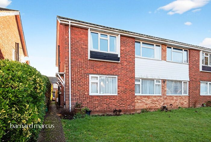 2 Bedroom Maisonette For Sale In Wimborne Close, Epsom, KT17