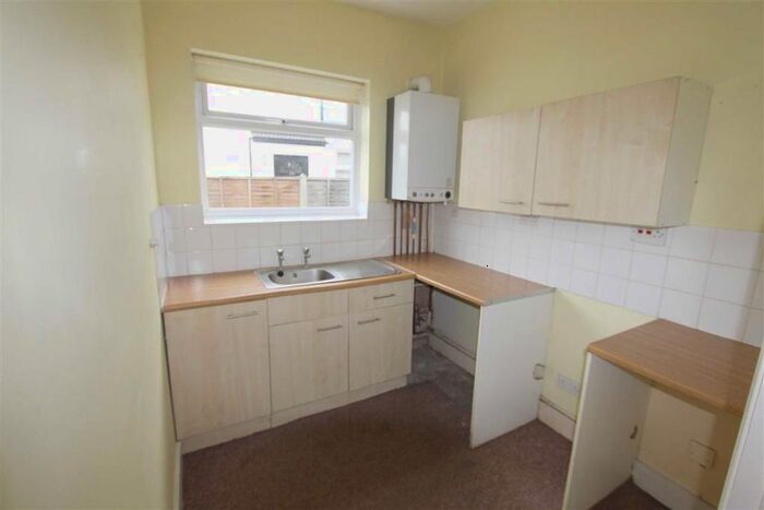 1 Bedroom Flat To Rent In Ambleside Drive, Southend On Sea, Essex SS1