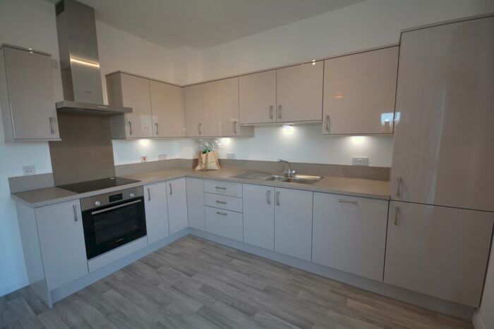 2 Bedroom Flat To Rent In Broomhall Court, Inverness, IV2