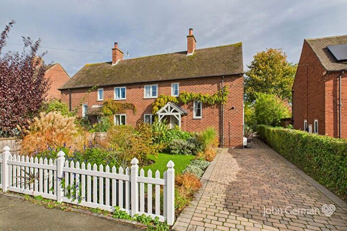 3 Bedroom Semi-Detached House For Sale In Sudbury Road, Yoxall, DE13