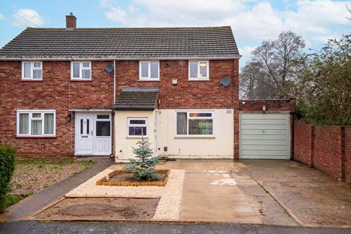 3 Bedroom Semi Detached House For Sale In Finch Road, Cambridge, CB4