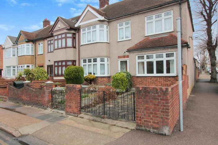 1 Bedroom Maisonette To Rent In Park Lane, Romford, RM11