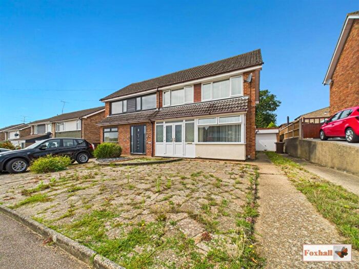 3 Bedroom Semi-Detached House For Sale In Eccles Road, Ipswich, IP2