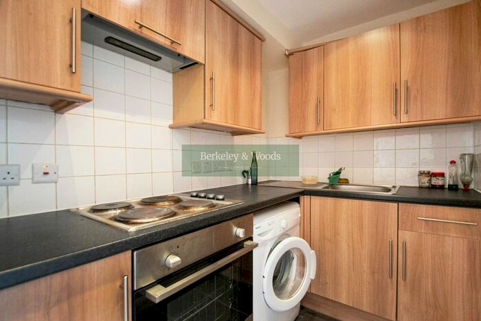 Studio To Rent In Warren Court, Euston Road, Fitzrovia, London, NW1