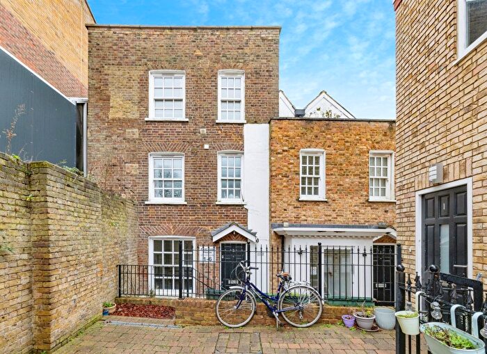 1 Bedroom Flat For Sale In Watford Field Road, Watford, WD18