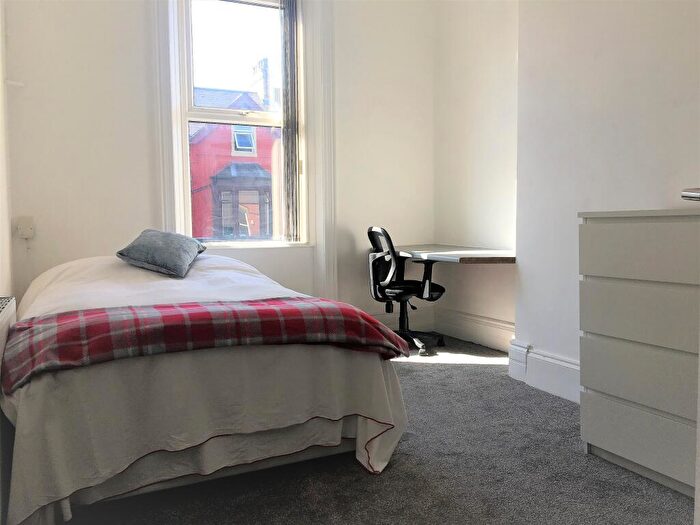 5 Bedroom Maisonette To Rent In Heaton Road, Heaton, Newcastle Upon Tyne, NE6