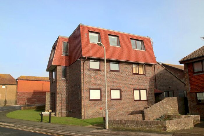 2 Bedroom Flat To Rent In College Road, Seaford BN25