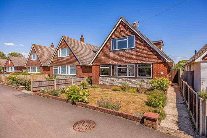 3 Bedroom Detached House For Sale In Horndean Road, Emsworth, PO10