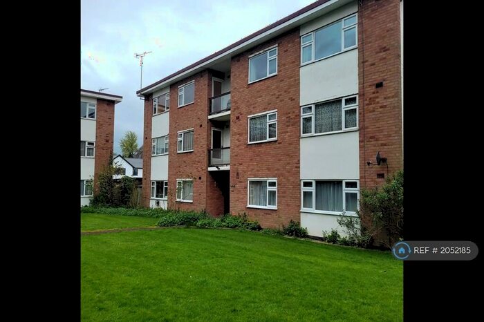 2 Bedroom Flat To Rent In Upper Holly Walk, Leamington Spa, CV32