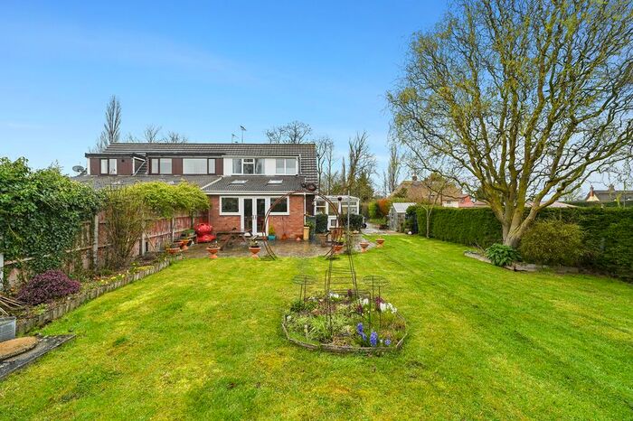 2 Bedroom Chalet For Sale In Yaxley, Eye, Suffolk, IP23