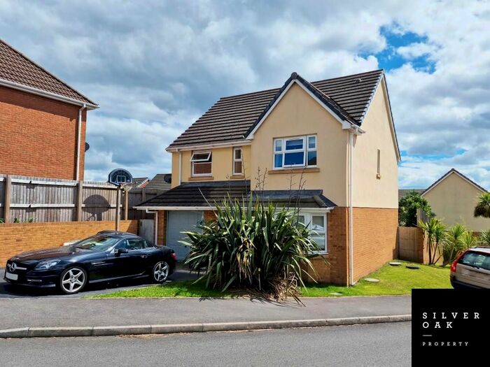 4 Bedroom Detached House For Sale In Fronhaul, Felinfoel, Llanelli, SA14
