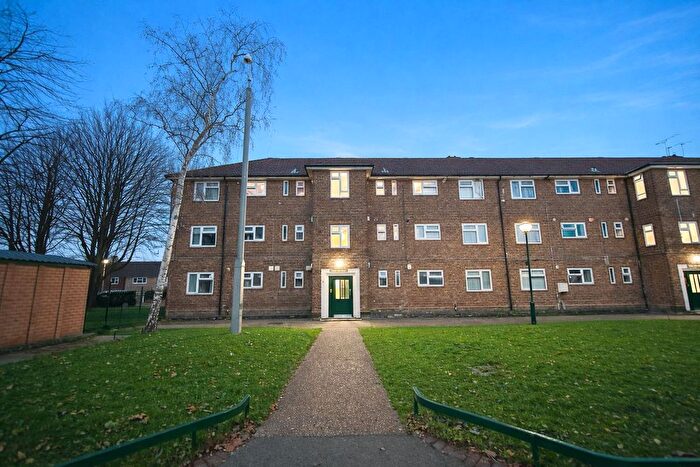 3 Bedroom Flat For Sale In Oundle House, Montgomery Crescent, Romford, RM3
