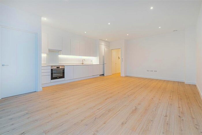 1 Bedroom Flat To Rent In Inglis Road, London, W5