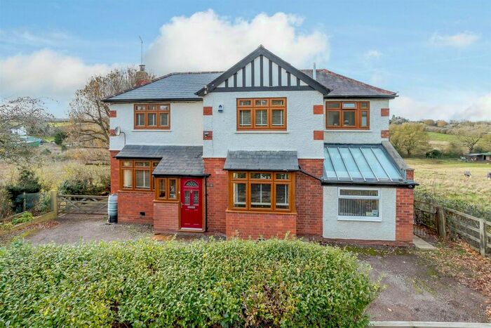 5 Bedroom Detached House For Sale In Northampton Road, Blisworth, Northampton NN7