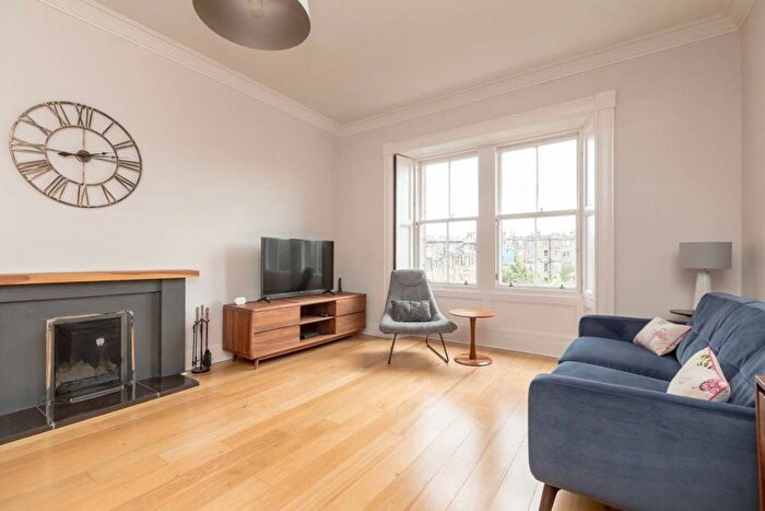 3 Bedroom Flat To Rent In Buckingham Terrace, Edinburgh, EH4