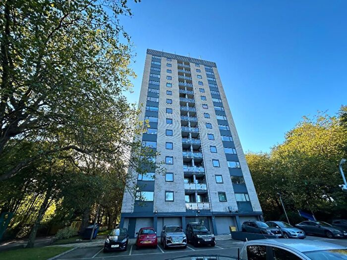 3 Bedroom Flat To Rent In Mere Bank, Sefton Park, Liverpool, Merseyside, L17