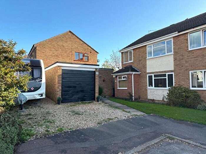 3 Bedroom Semi-Detached House For Sale In Dorchester Close, Wigston, LE18