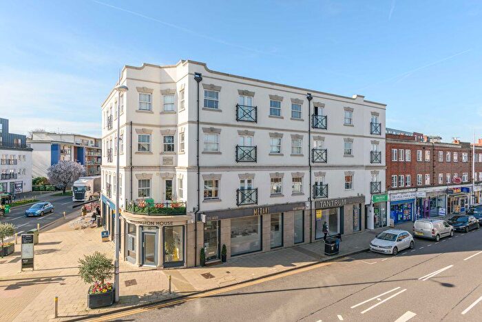 1 Bedroom Flat For Sale In High Street, Walton-On-Thames, KT12