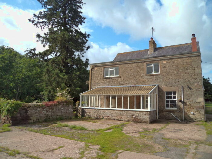 4 Bedroom Farm House To Rent In Low Row, Brampton, CA8