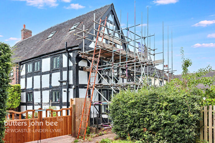 2 Bedroom Semi-Detached House For Sale In Ridding Bank, Stoke-On-Trent, ST4
