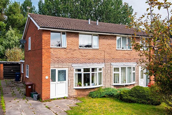 3 Bedroom Semi-Detached House For Sale In Edinburgh Close, Leyland, PR25