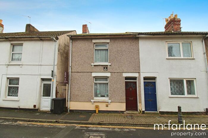 3 Bedroom Terraced House For Sale In King William Street, Swindon, SN1