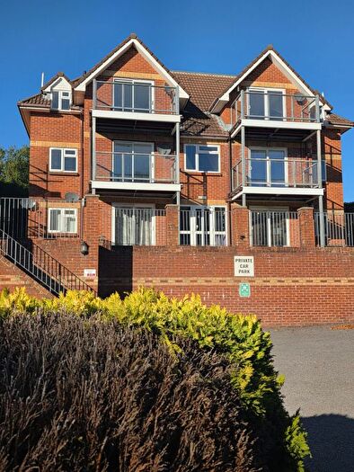 2 Bedroom Flat To Rent In Poole, BH14