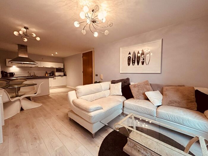 2 Bedroom Flat To Rent In Melia House B, Hornbeam Way, M4