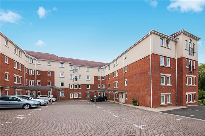 2 Bedroom Flat To Rent In Addison Road, Tunbridge Wells, Kent, TN2