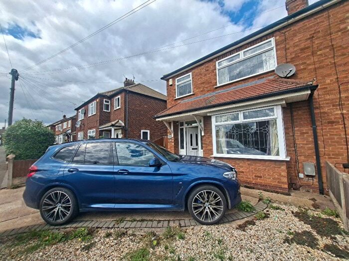 3 Bedroom Semi-Detached House To Rent In Staindale Road, Scunthorpe, DN16