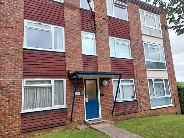 1 Bedroom Flat To Rent In Mill Road, Epsom, KT17