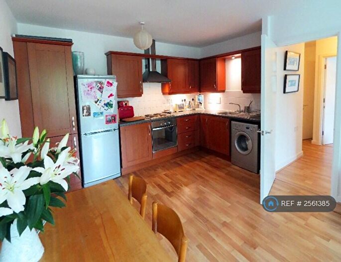 2 Bedroom Flat To Rent In Crouch End Hill, London, N8