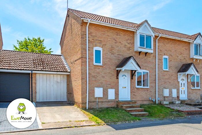 2 Bedroom Semi-Detached House For Sale In Locksgreen Crescent, Swindon, SN25