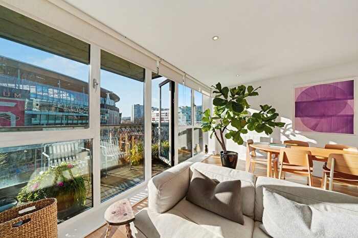 2 Bedroom Flat For Sale In Drayton Park, London, N5