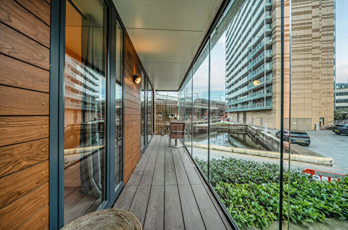 2 Bedroom Apartment For Sale In Kelso Place, Manchester, Greater Manchester, M15