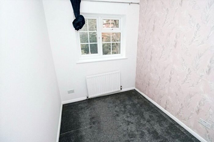 2 Bedroom End Of Terrace House To Rent In Somersby Close, Luton, LU1
