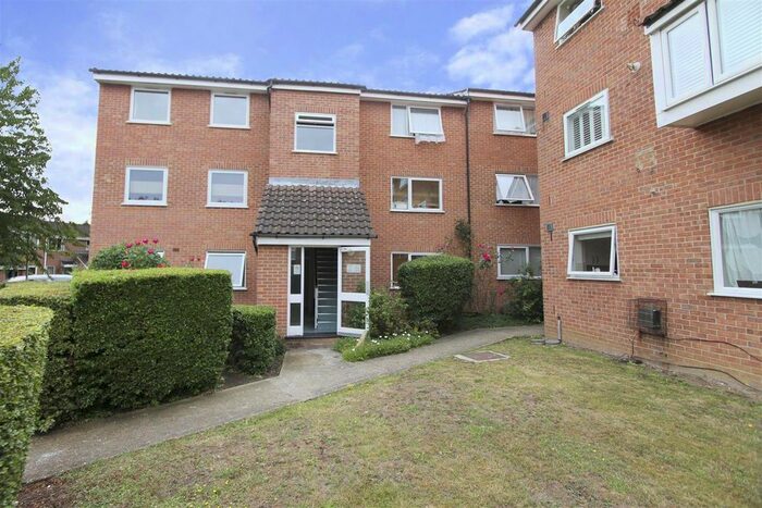 1 Bedroom Flat To Rent In Aylsham Drive, Ickenham, UB10