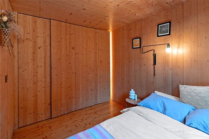 1 Bedroom Flat To Rent In Barretts Grove, London, N16