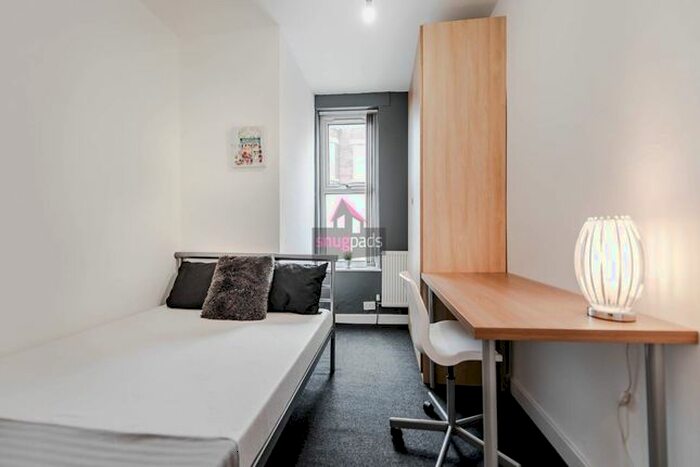 1 Bedroom Flat To Rent In Barrfield Road, Salford, Manchester, M6