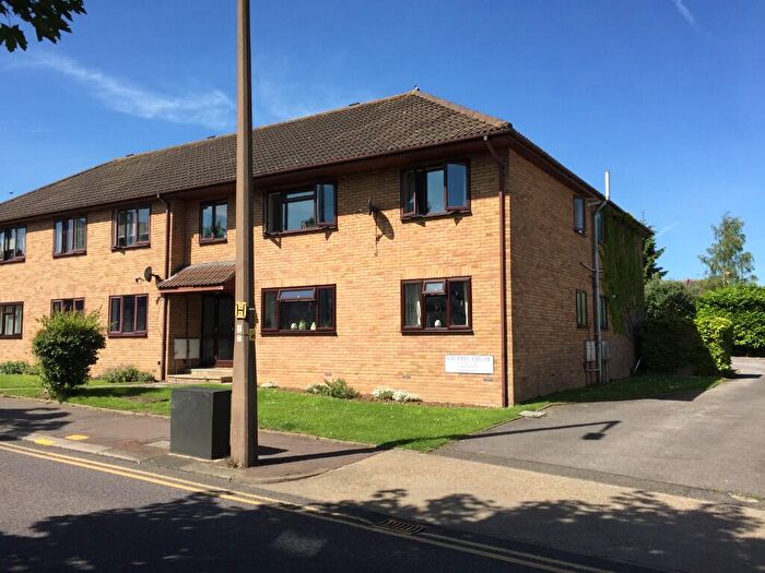 2 Bedroom Flat To Rent In Station Road, Leigh-On-Sea, Essex, SS9